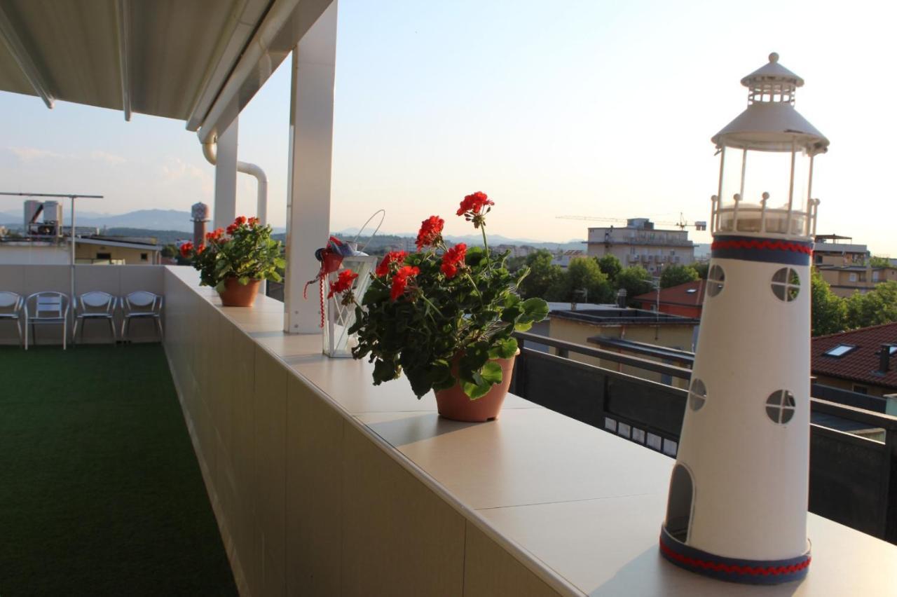Hotel Aurora Mare Rimini Eksteriør bilde