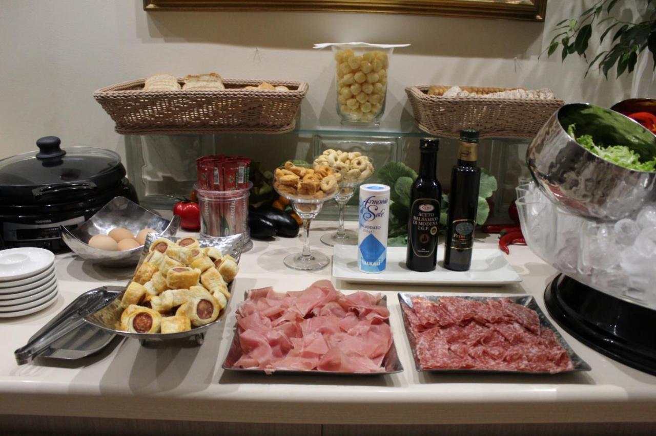 Hotel Aurora Mare Rimini Eksteriør bilde