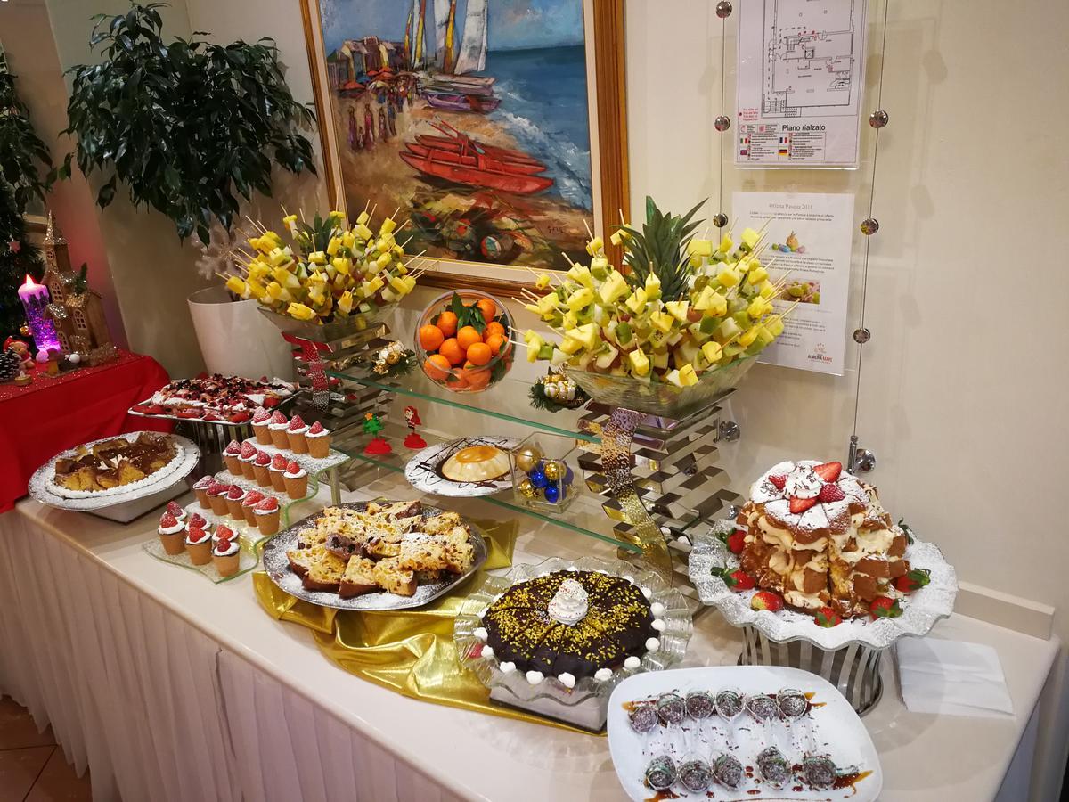 Hotel Aurora Mare Rimini Eksteriør bilde