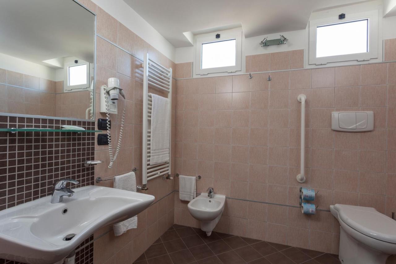 Hotel Aurora Mare Rimini Eksteriør bilde